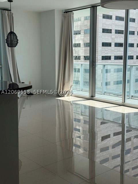 300 S Biscayne Blvd #T-2416, Miami FL 33131