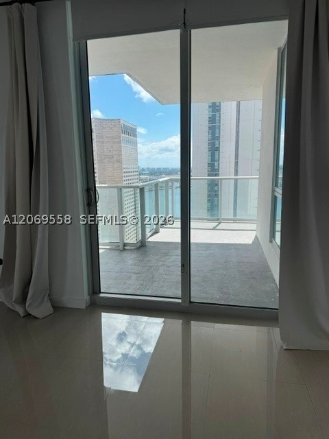 300 S Biscayne Blvd #T-2416, Miami FL 33131
