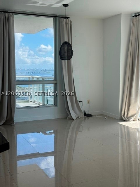300 S Biscayne Blvd #T-2416, Miami FL 33131