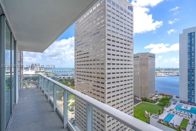 300 S Biscayne Blvd #T-2416, Miami FL 33131
