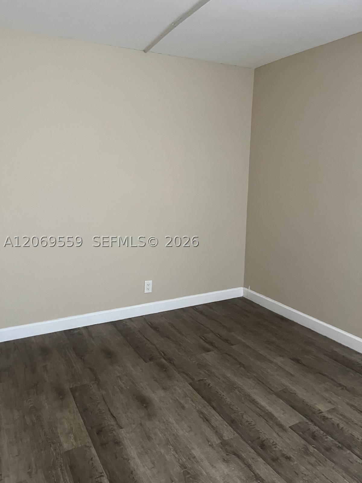4550 NW 9th St #701E, Miami FL 33126