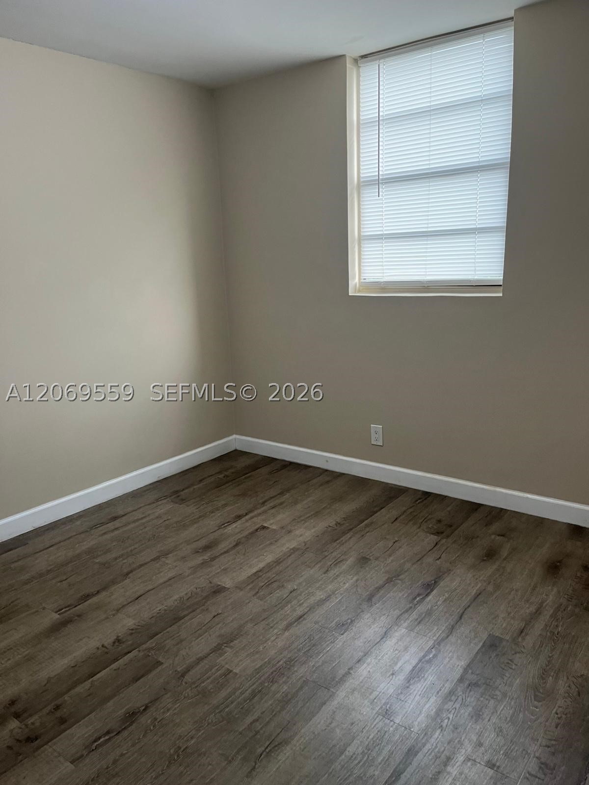 4550 NW 9th St #701E, Miami FL 33126