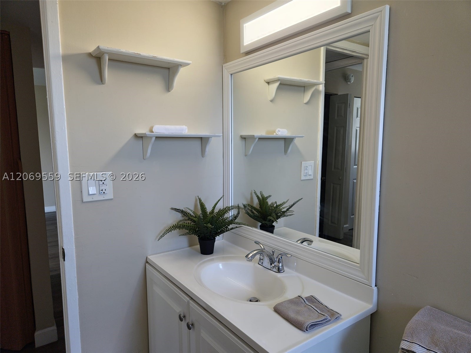 4550 NW 9th St #701E, Miami FL 33126