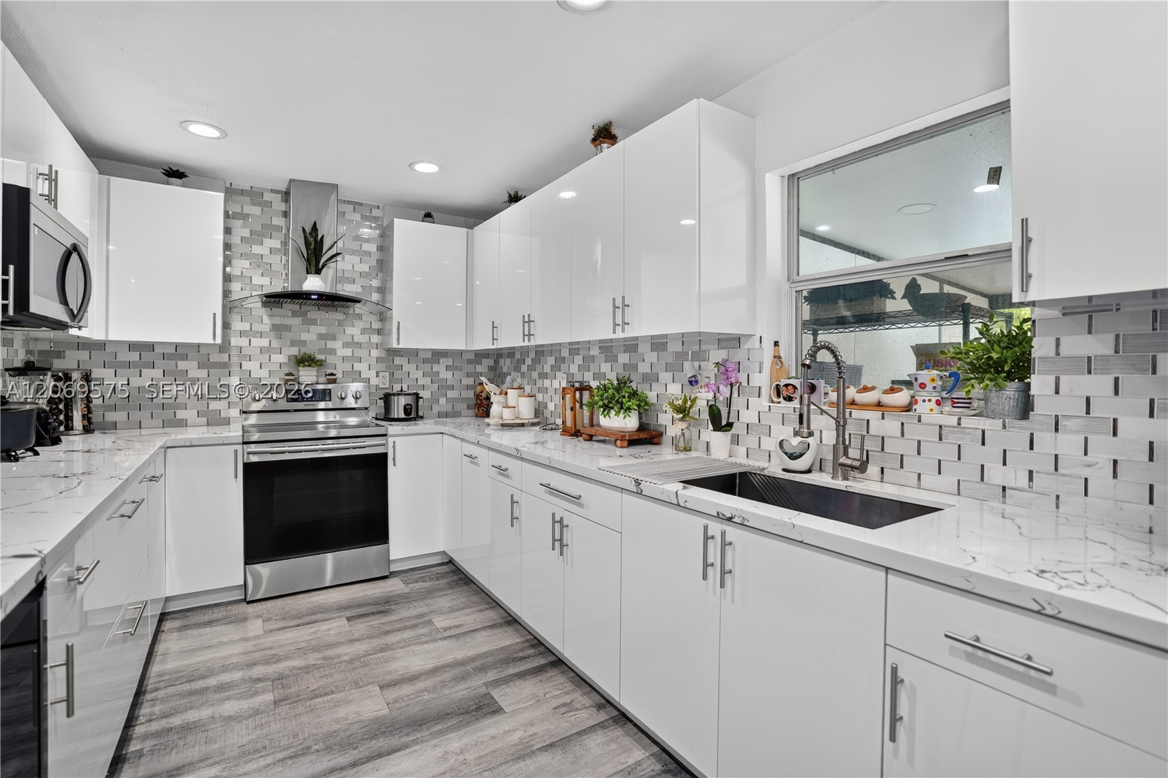 10660 SW 164th St, Miami FL 33157