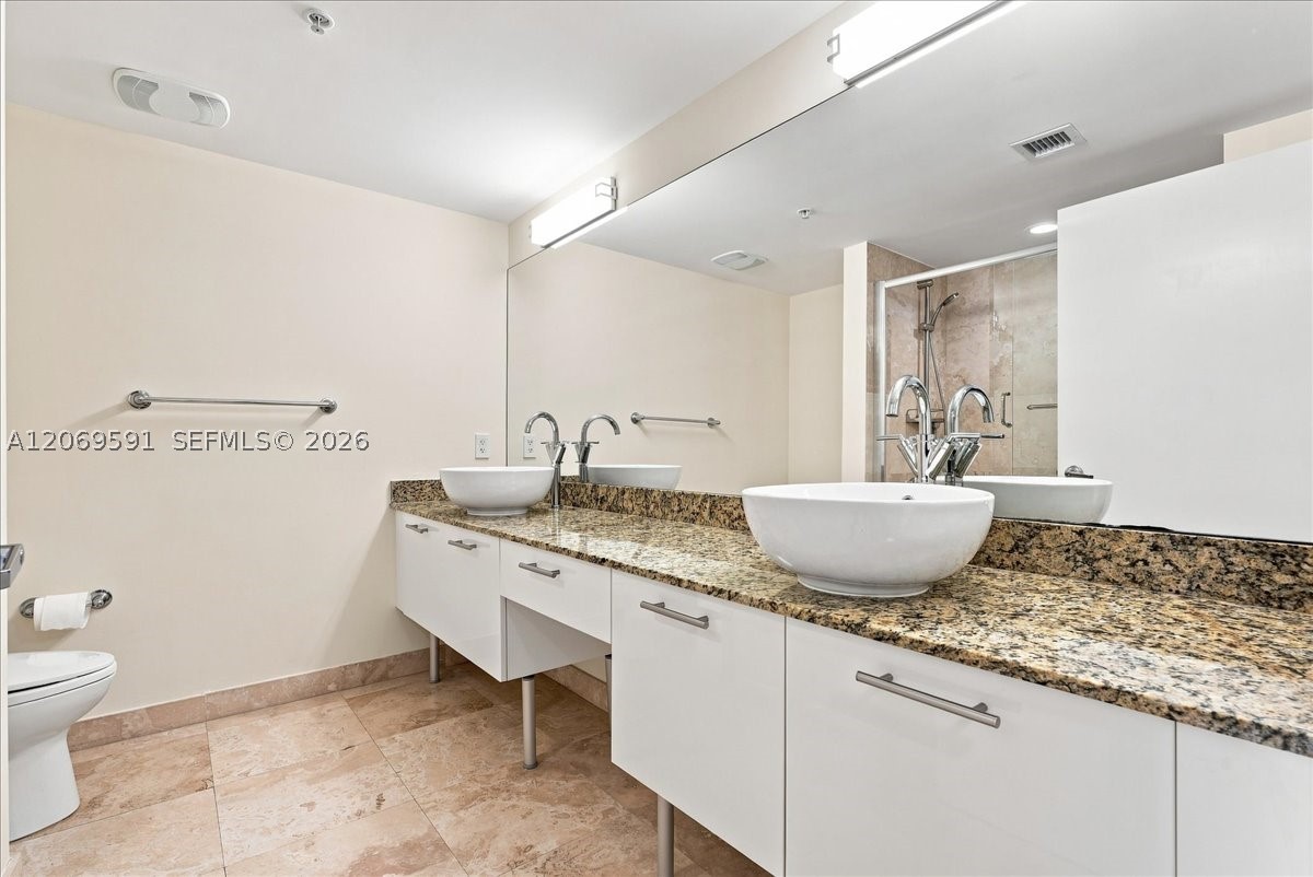 41 SE 5th St #1908, Miami FL 33131