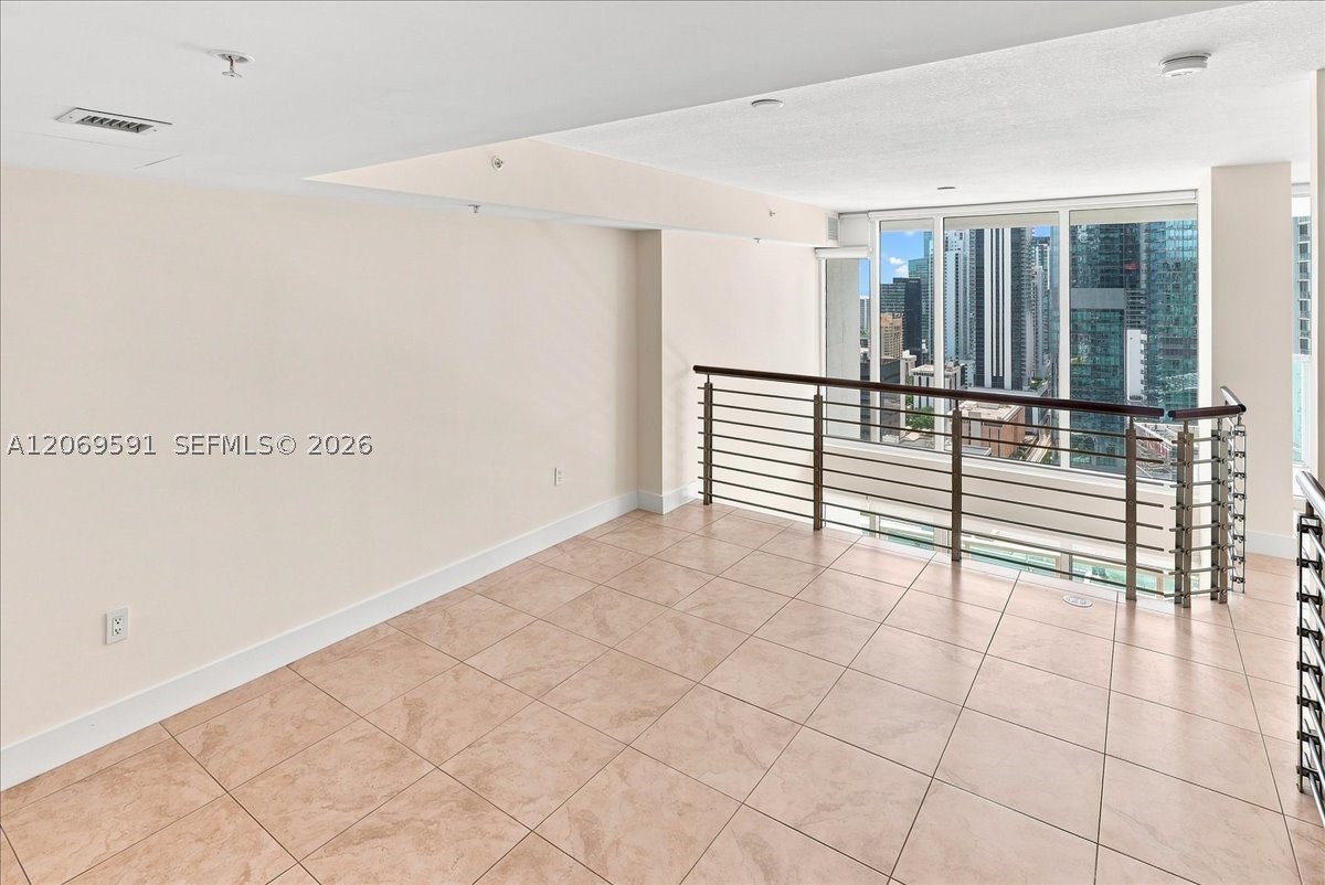 41 SE 5th St #1908, Miami FL 33131