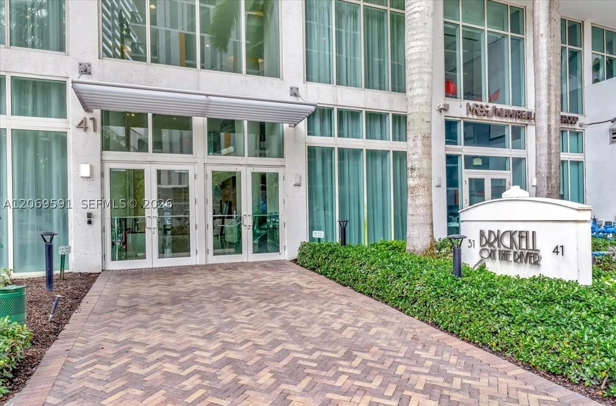 41 SE 5th St #1908, Miami FL 33131