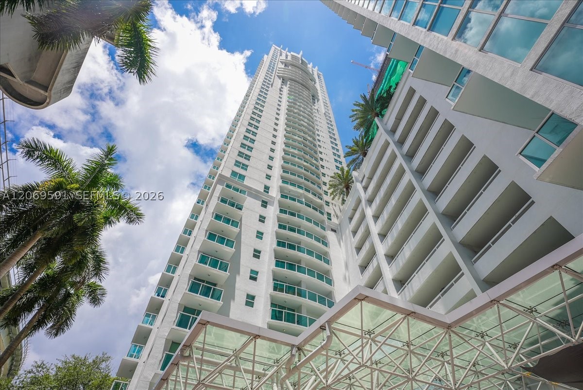 41 SE 5th St #1908, Miami FL 33131