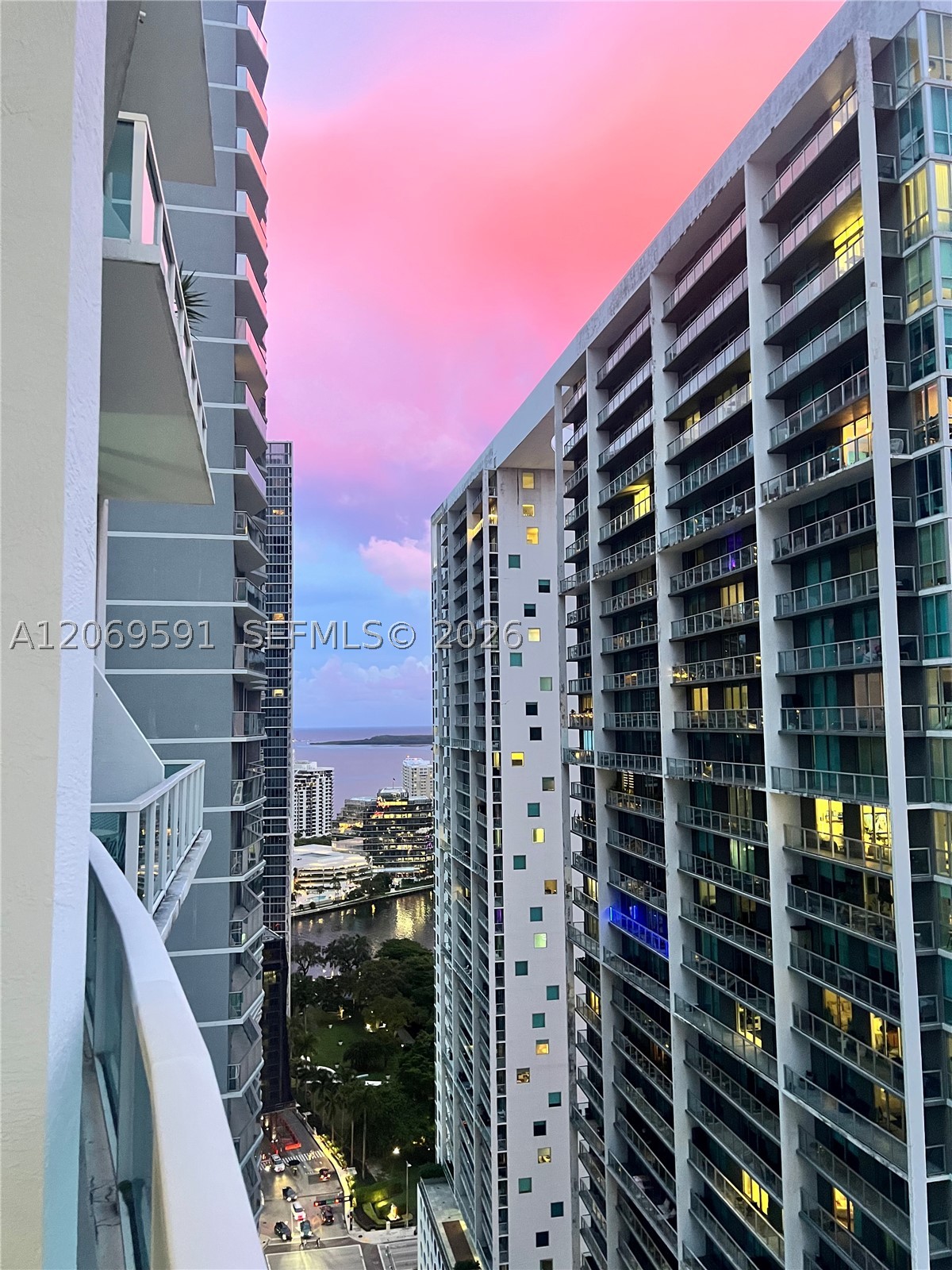 41 SE 5th St #1908, Miami FL 33131