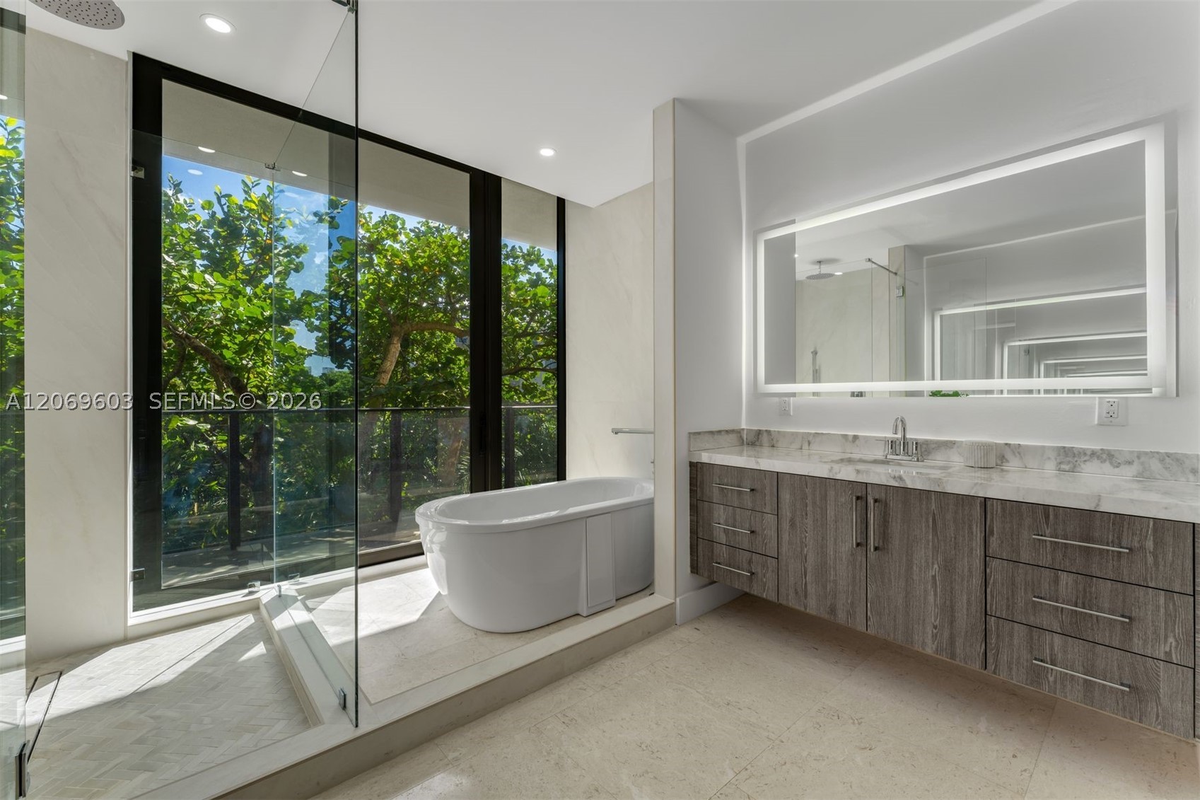 3581 E Glencoe St #302, Miami FL 33133