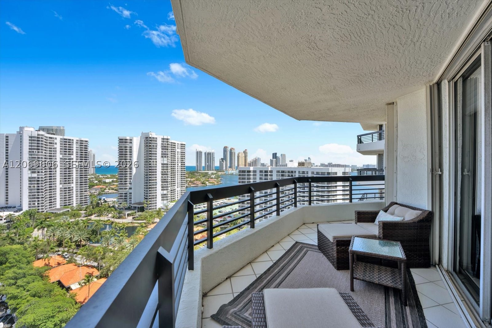 3500 Mystic Pointe Dr #2107, Aventura FL 33180