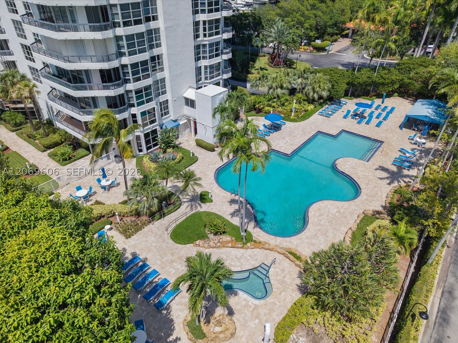 3500 Mystic Pointe Dr #2107, Aventura FL 33180