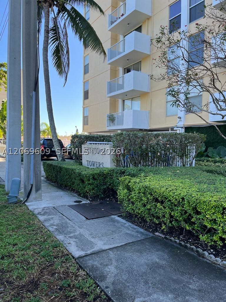 2020 NE 135th St #609, North Miami FL 33181