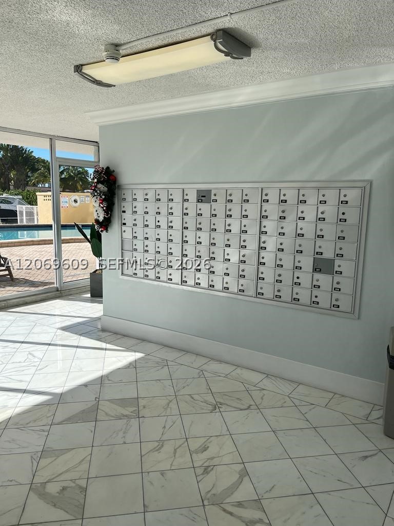 2020 NE 135th St #609, North Miami FL 33181