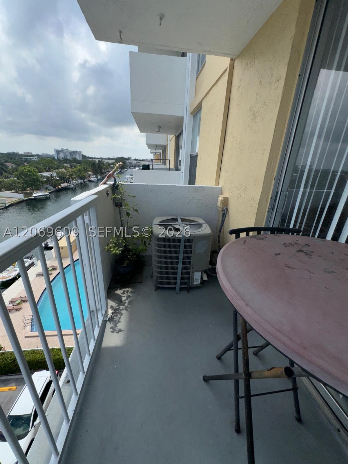 2020 NE 135th St #609, North Miami FL 33181