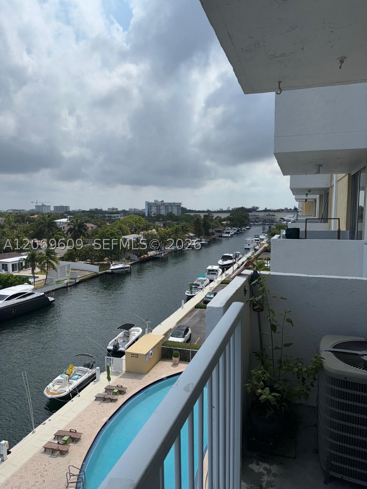 2020 NE 135th St #609, North Miami FL 33181
