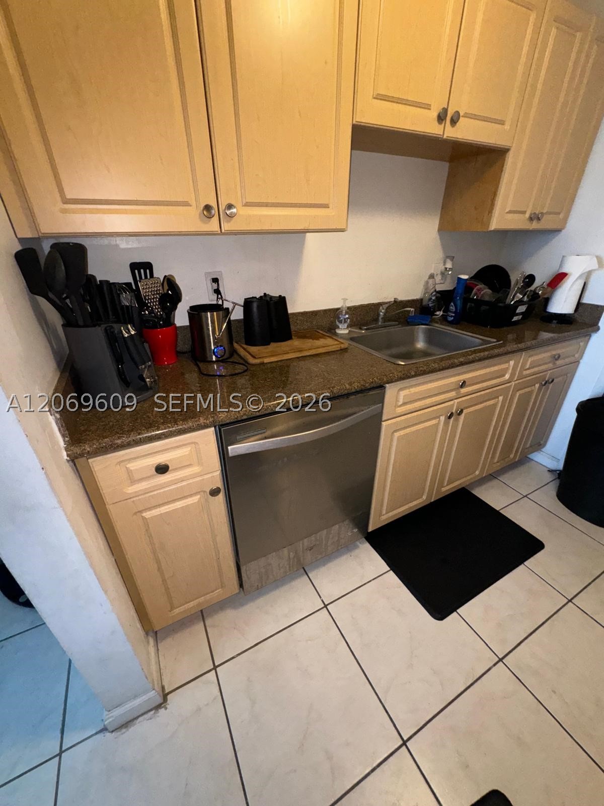 2020 NE 135th St #609, North Miami FL 33181