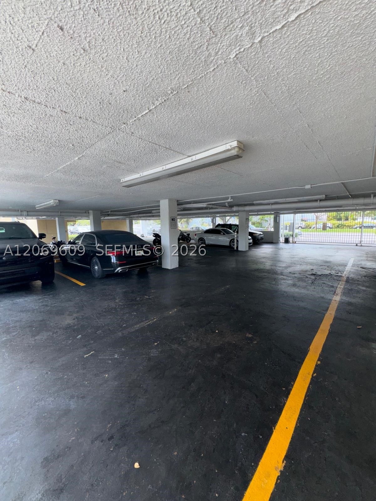 2020 NE 135th St #609, North Miami FL 33181
