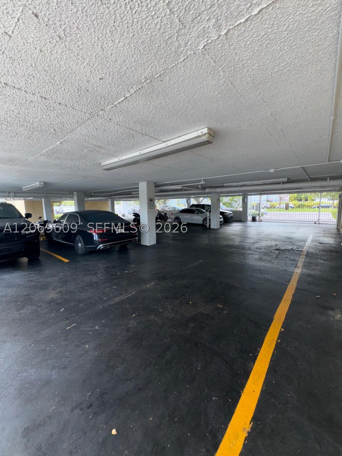 2020 NE 135th St #609, North Miami FL 33181