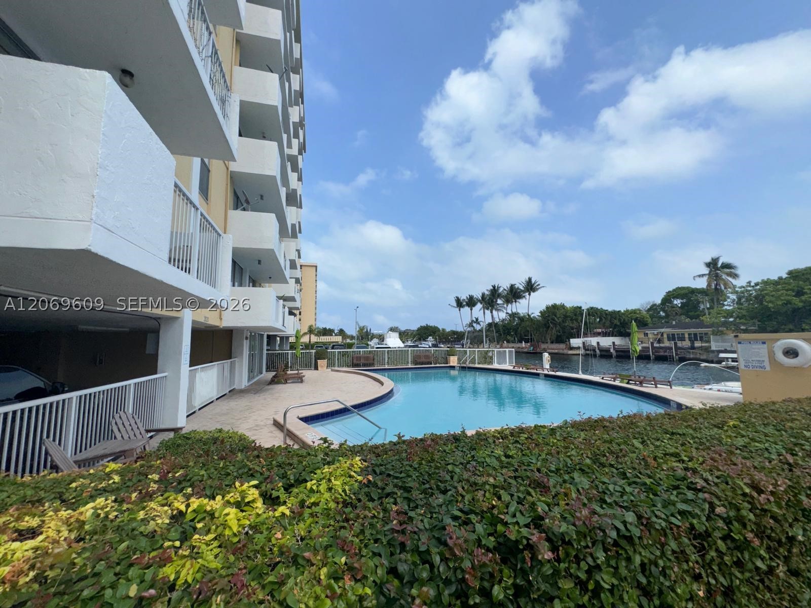 2020 NE 135th St #609, North Miami FL 33181