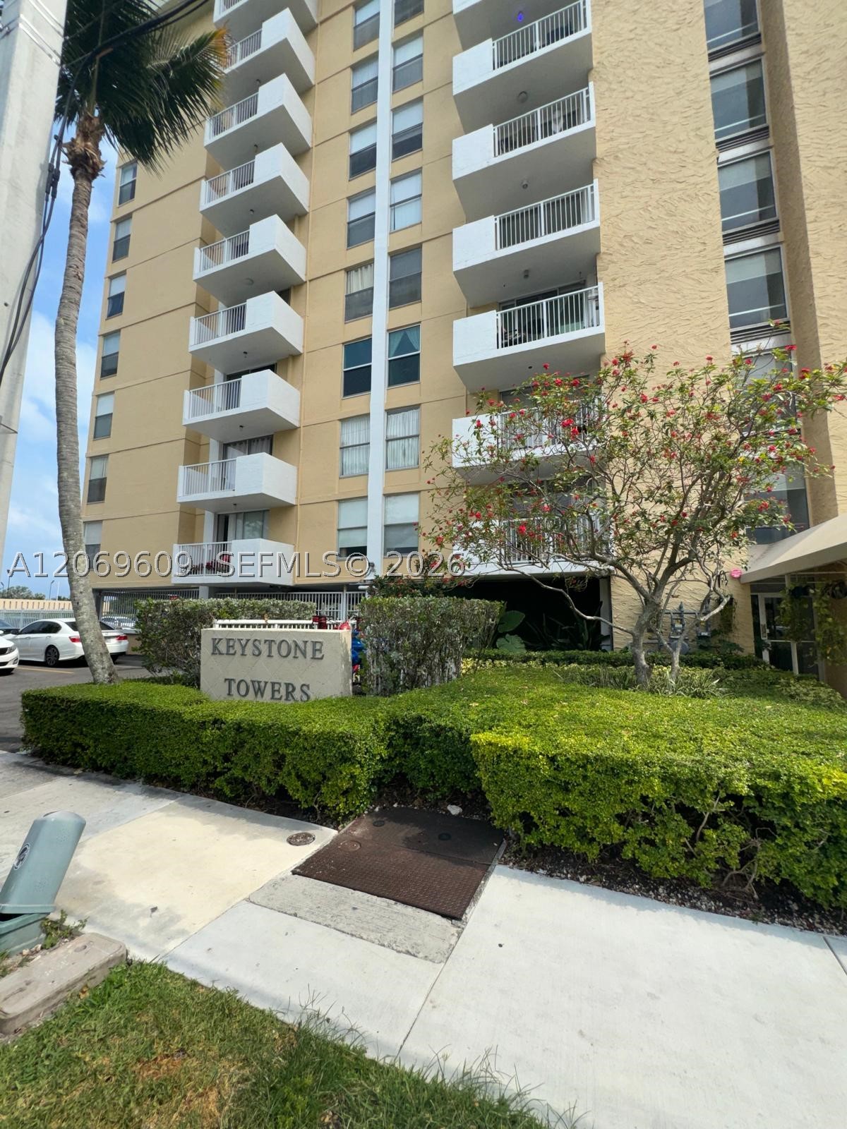 2020 NE 135th St #609, North Miami FL 33181