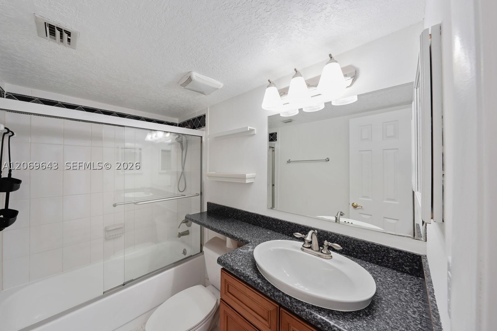 185 Lakeview Dr #201, Weston FL 33326