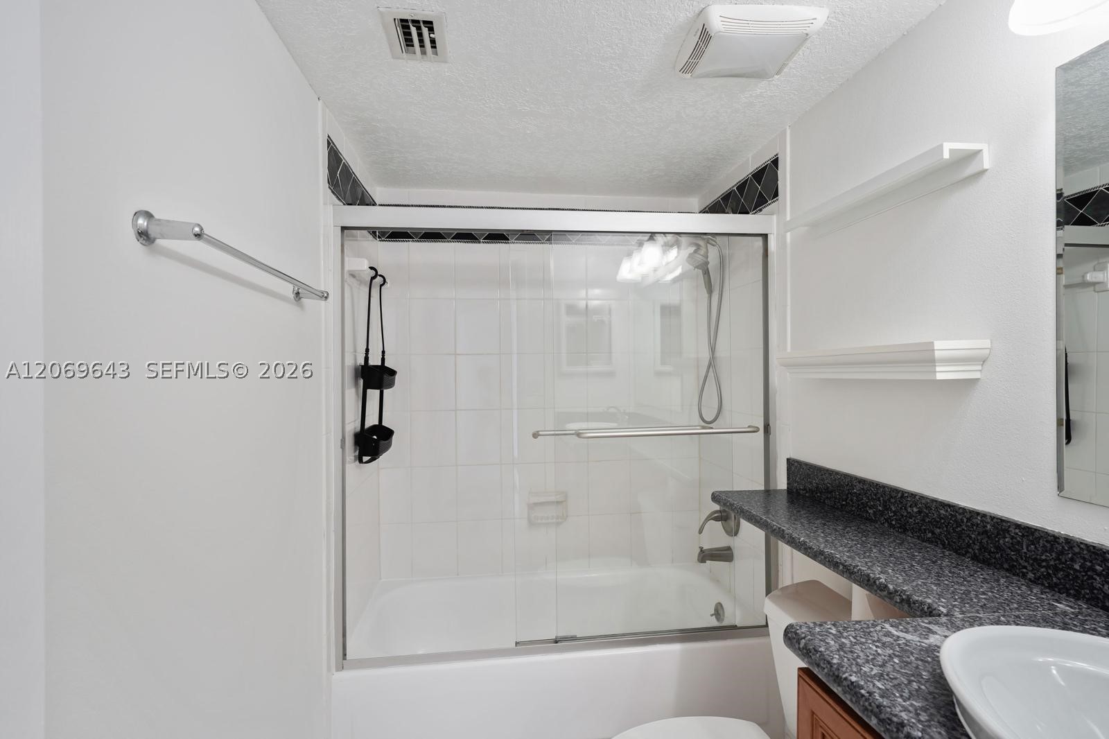 185 Lakeview Dr #201, Weston FL 33326