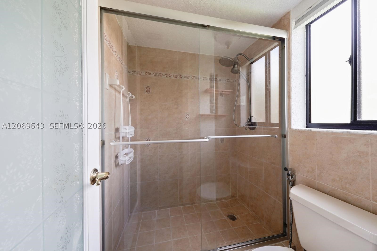 185 Lakeview Dr #201, Weston FL 33326