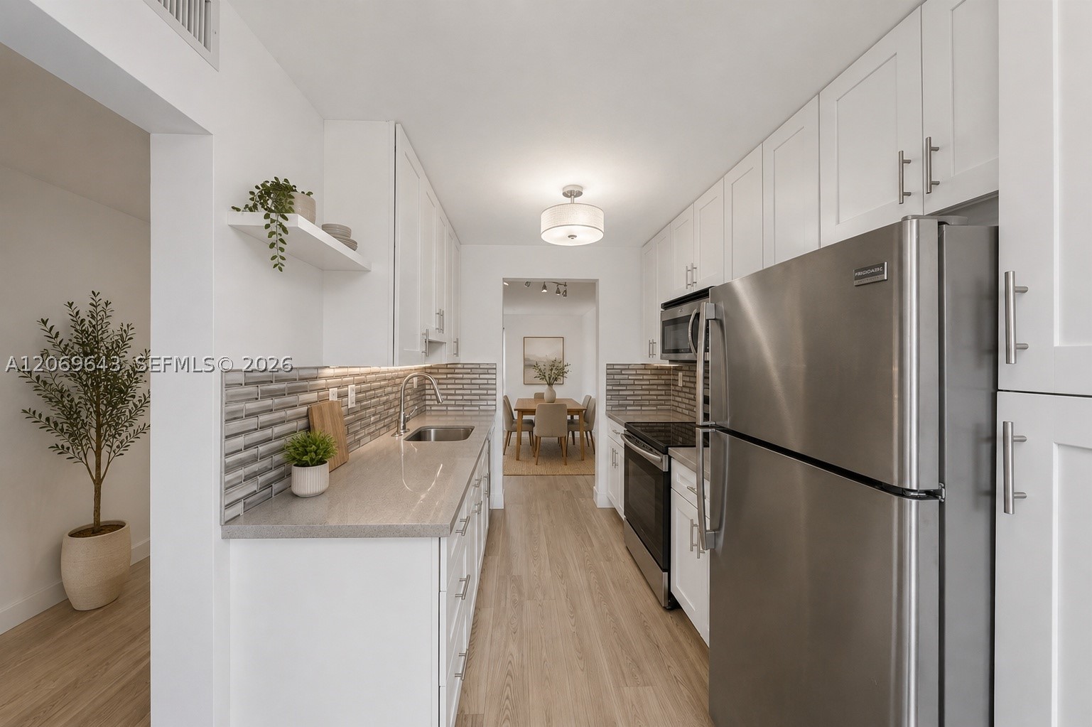 185 Lakeview Dr #201, Weston FL 33326