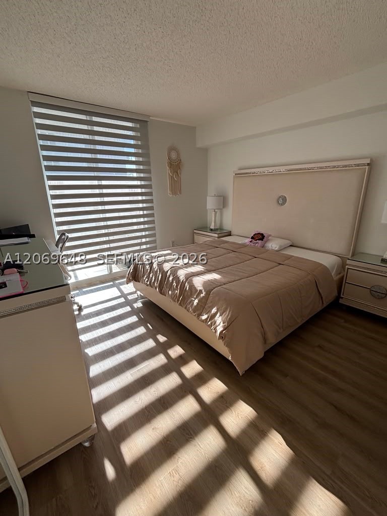5077 NW 7th St #1508, Miami FL 33126