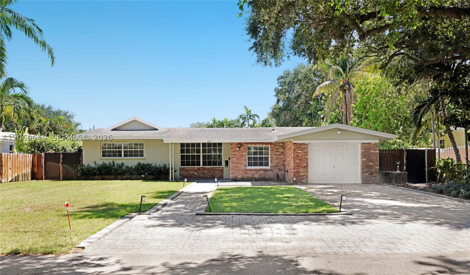 940 NE 117th St, Biscayne Park FL 33161