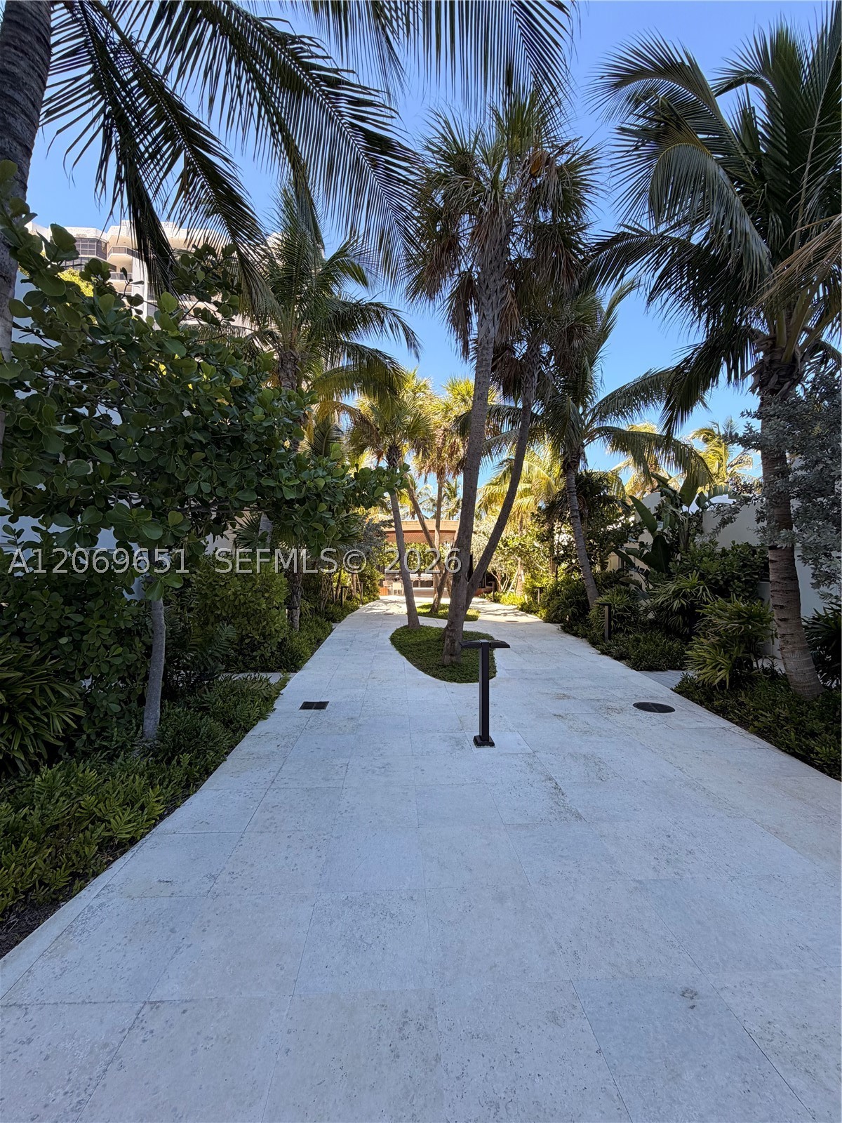 6365 Collins Ave #1407, Miami Beach FL 33141
