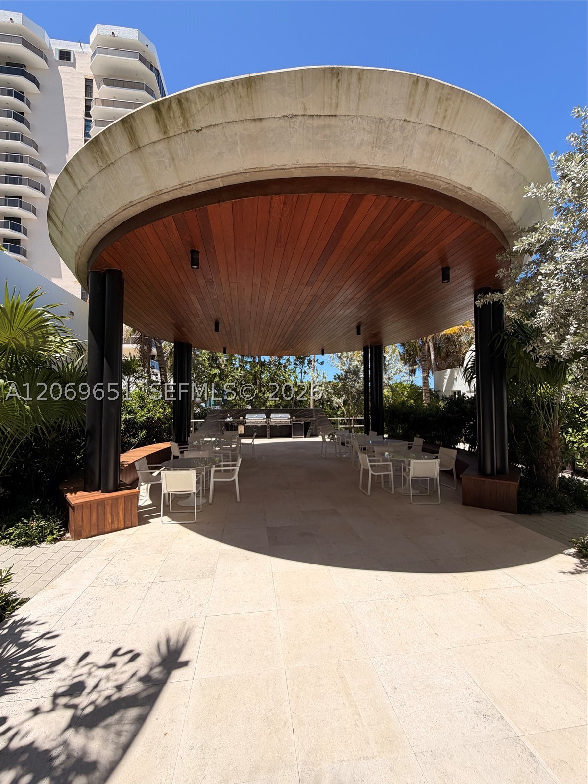 6365 Collins Ave #1407, Miami Beach FL 33141