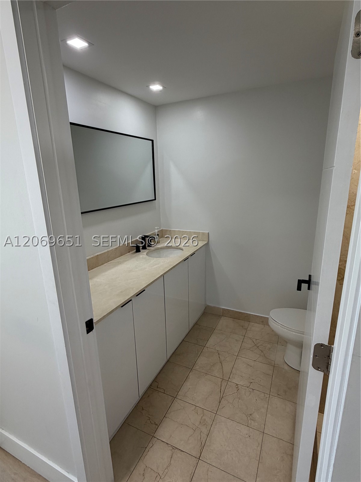 6365 Collins Ave #1407, Miami Beach FL 33141