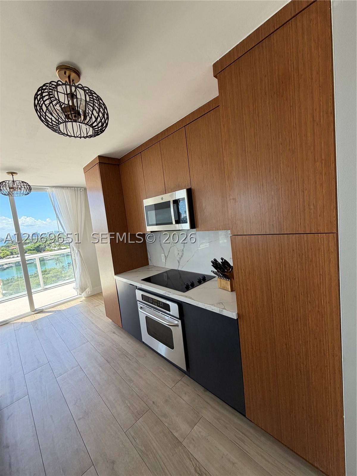 6365 Collins Ave #1407, Miami Beach FL 33141