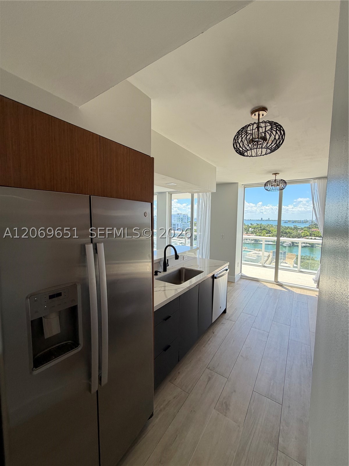 6365 Collins Ave #1407, Miami Beach FL 33141