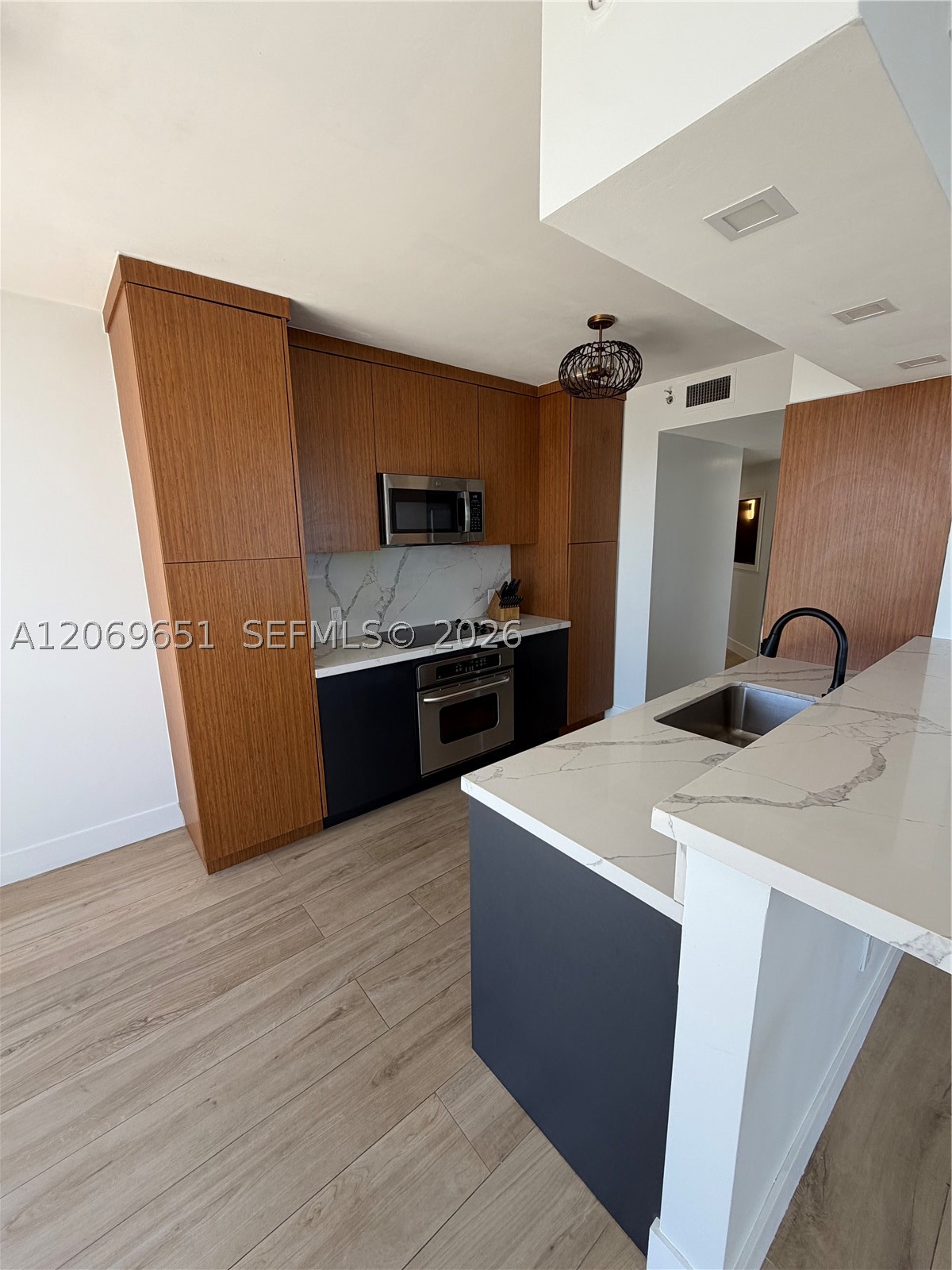 6365 Collins Ave #1407, Miami Beach FL 33141