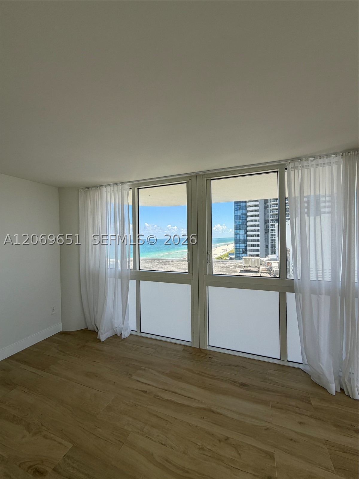 6365 Collins Ave #1407, Miami Beach FL 33141