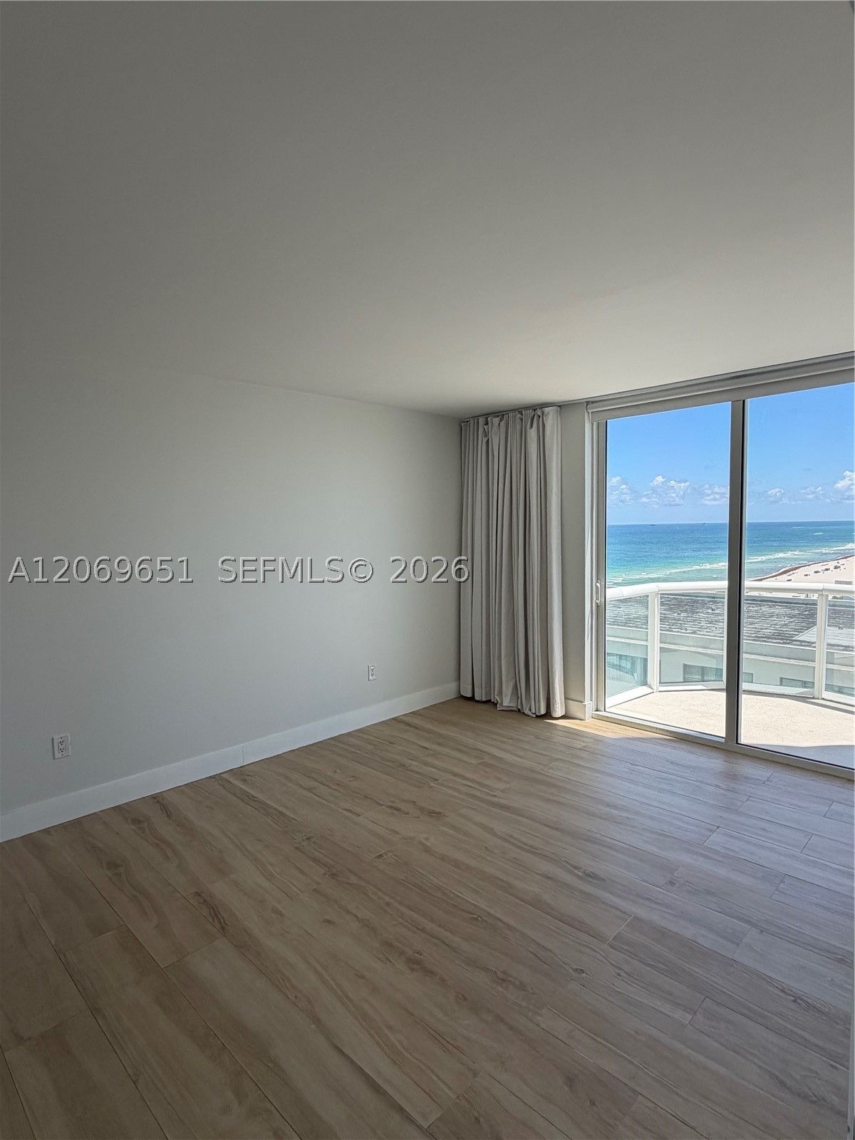 6365 Collins Ave #1407, Miami Beach FL 33141