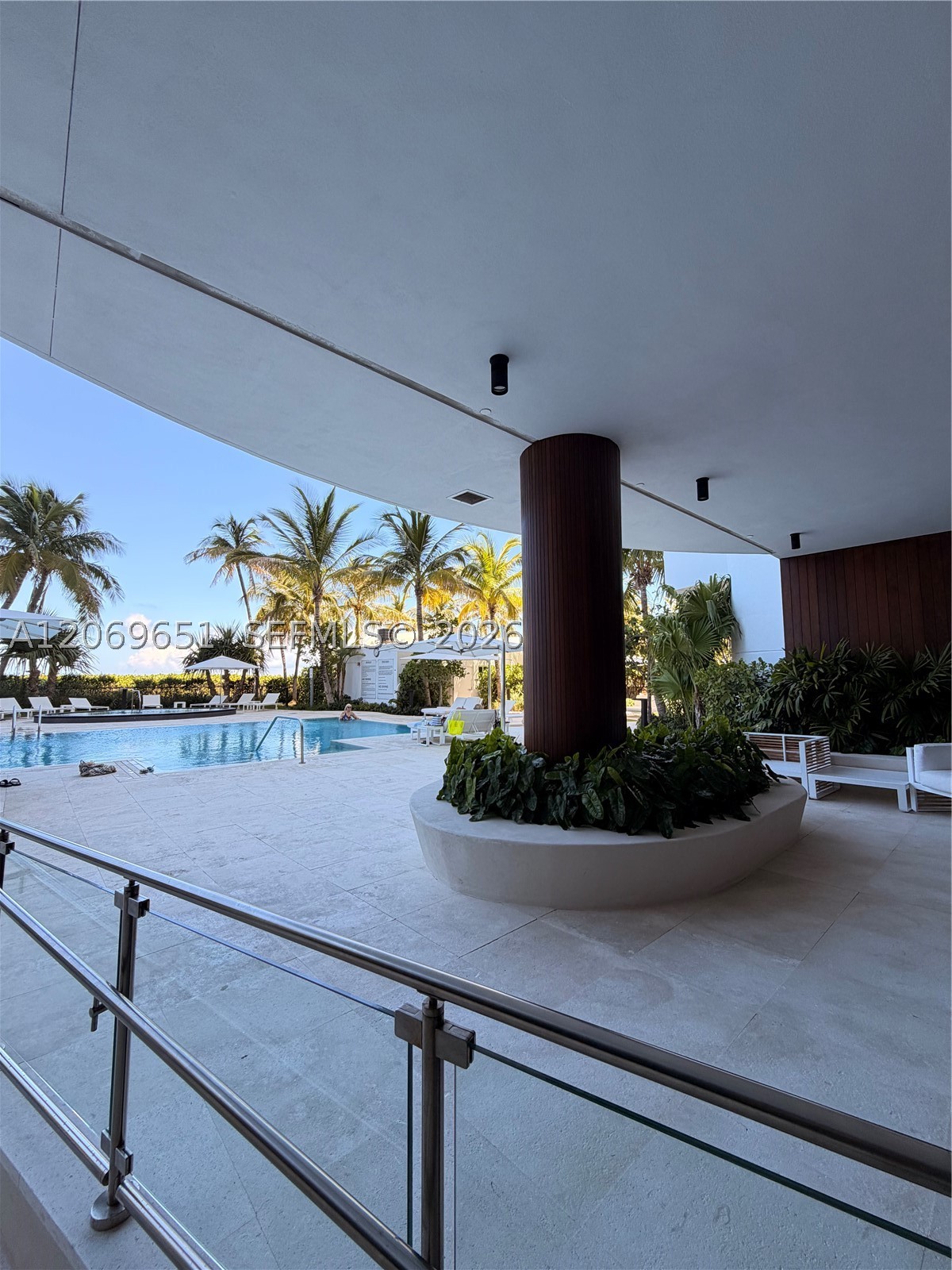 6365 Collins Ave #1407, Miami Beach FL 33141