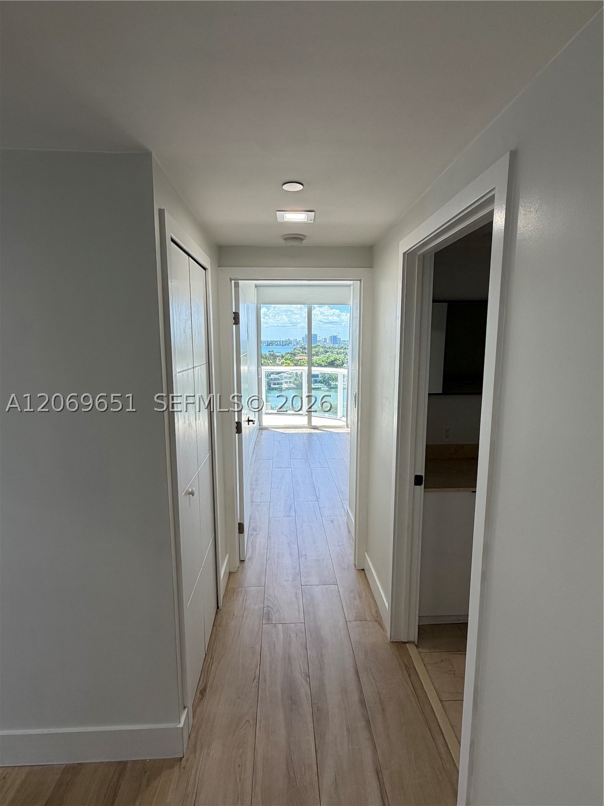 6365 Collins Ave #1407, Miami Beach FL 33141