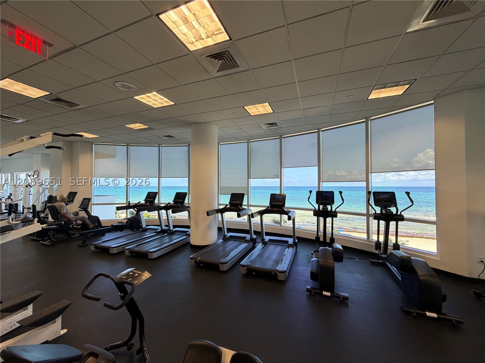 6365 Collins Ave #1407, Miami Beach FL 33141