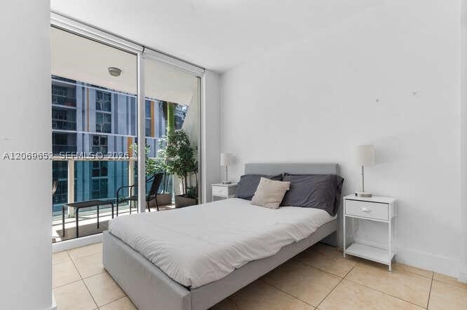41 SE 5th St #308, Miami FL 33131