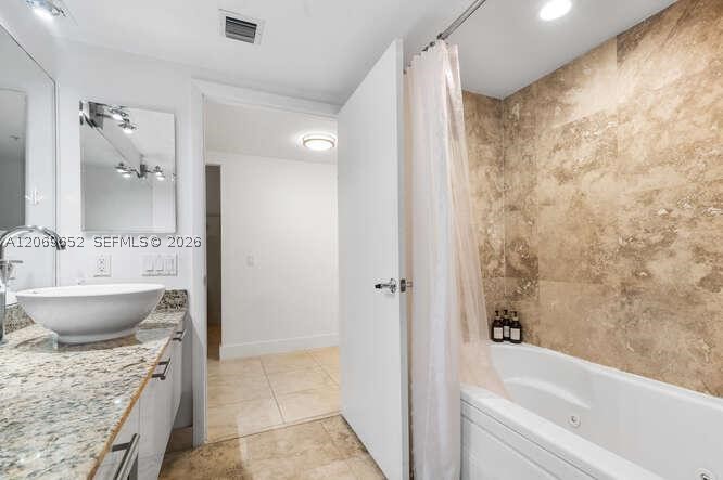 41 SE 5th St #308, Miami FL 33131