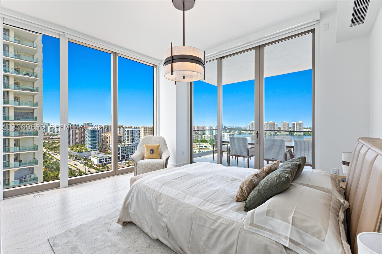 17975 Collins Ave #N2001, Sunny Isles Beach FL 33160