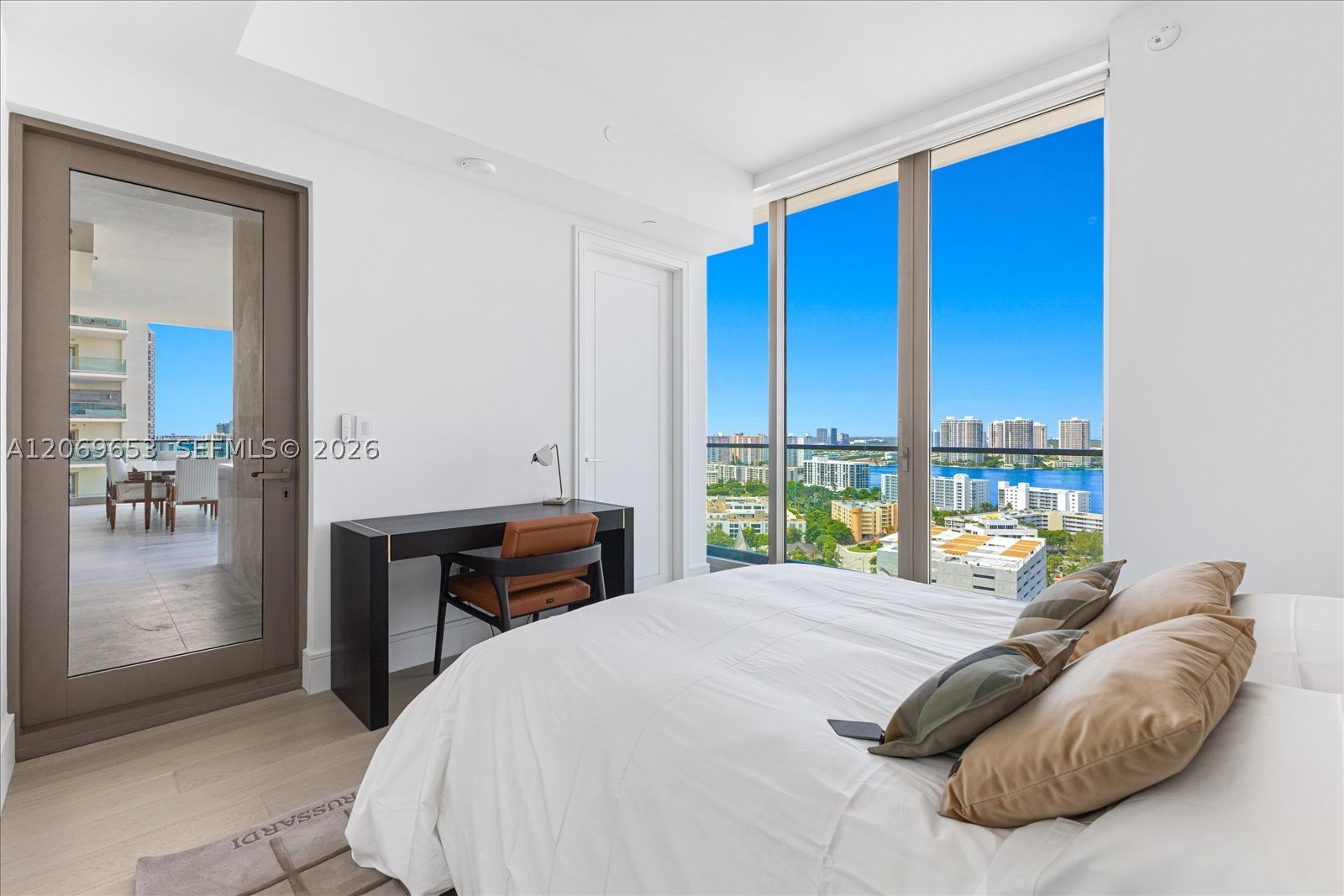 17975 Collins Ave #N2001, Sunny Isles Beach FL 33160