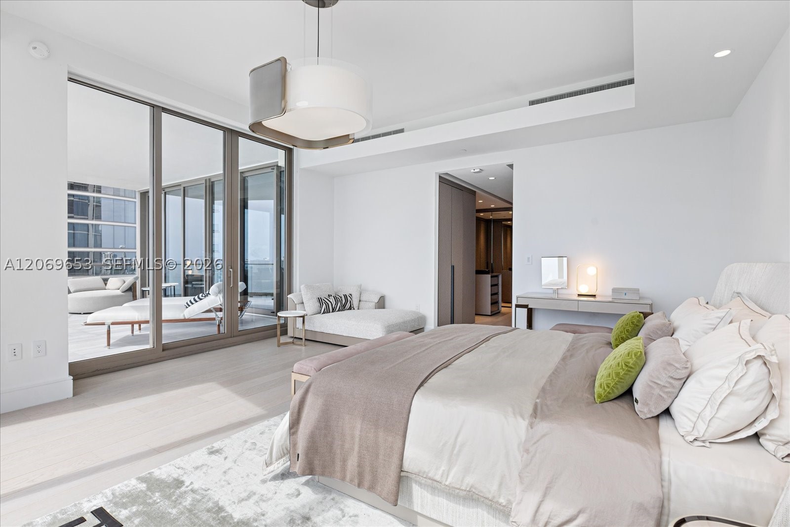 17975 Collins Ave #N2001, Sunny Isles Beach FL 33160