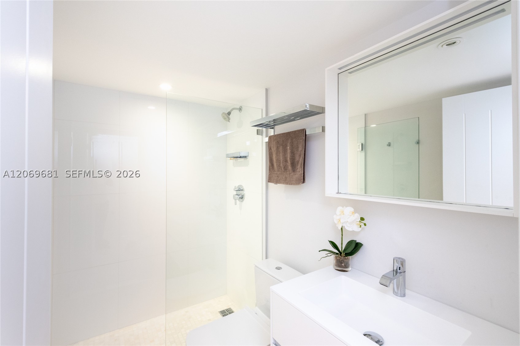 199 Ocean Lane Dr #206, Key Biscayne FL 33149