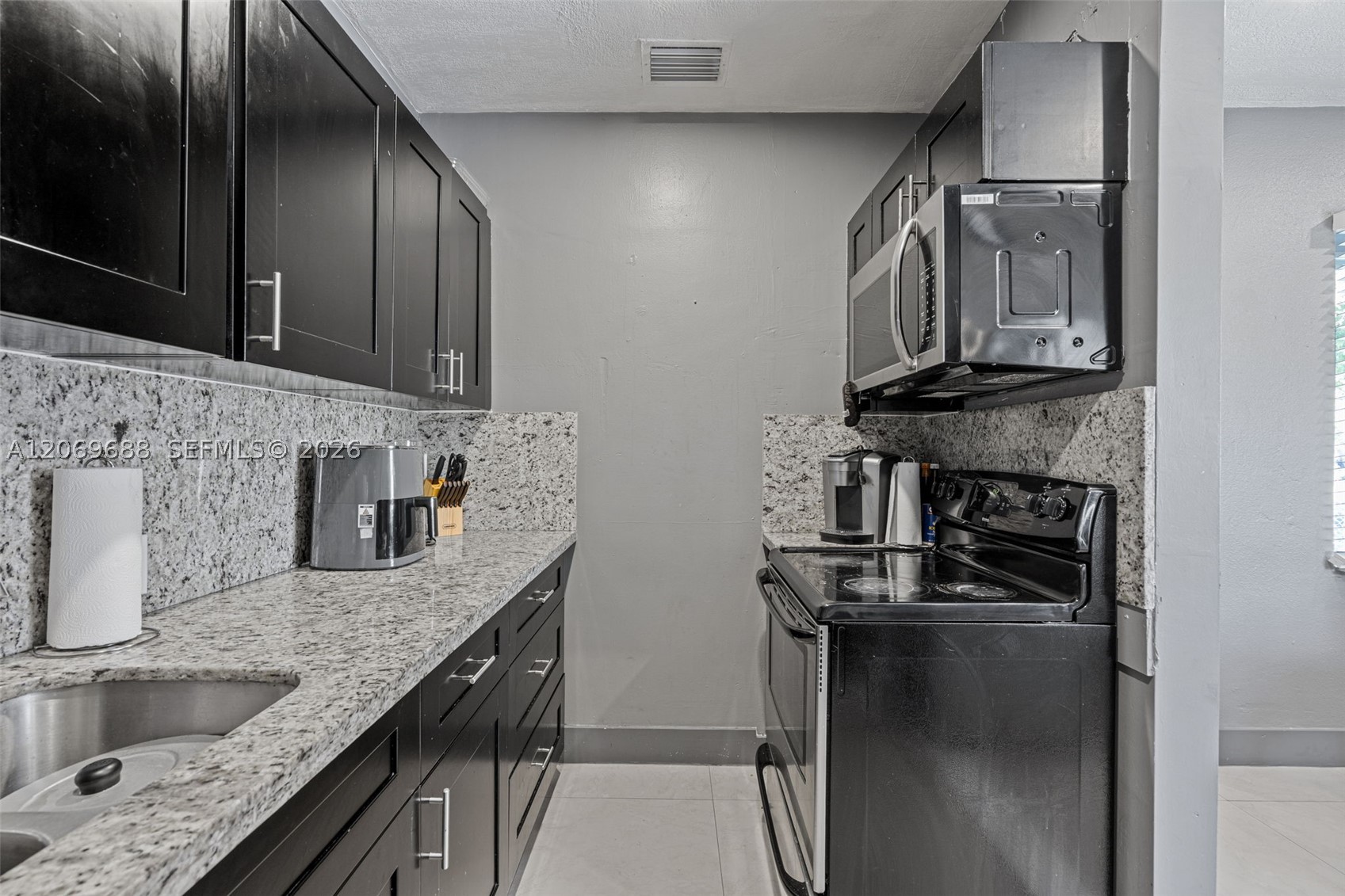 1780 NW 49th St, Miami FL 33142