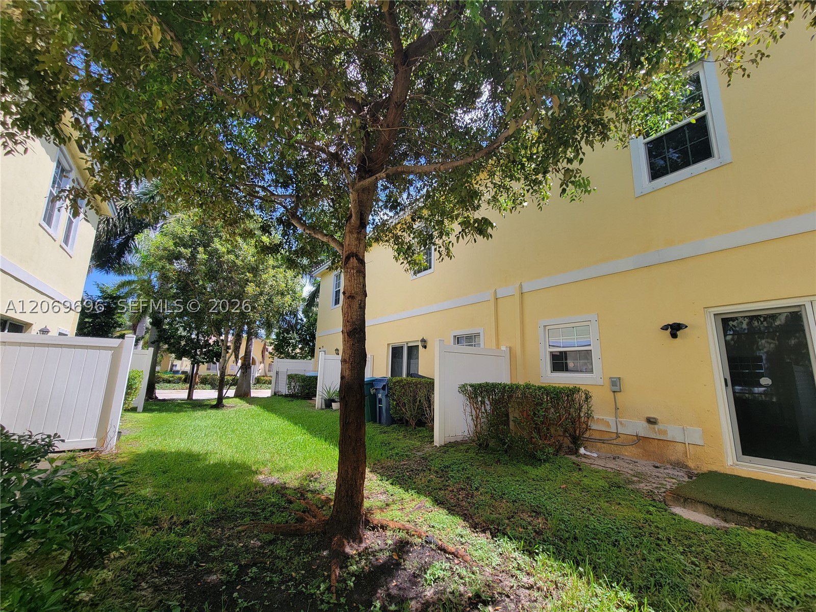 1107 NW 40th Ter #1107, Lauderhill FL 33313